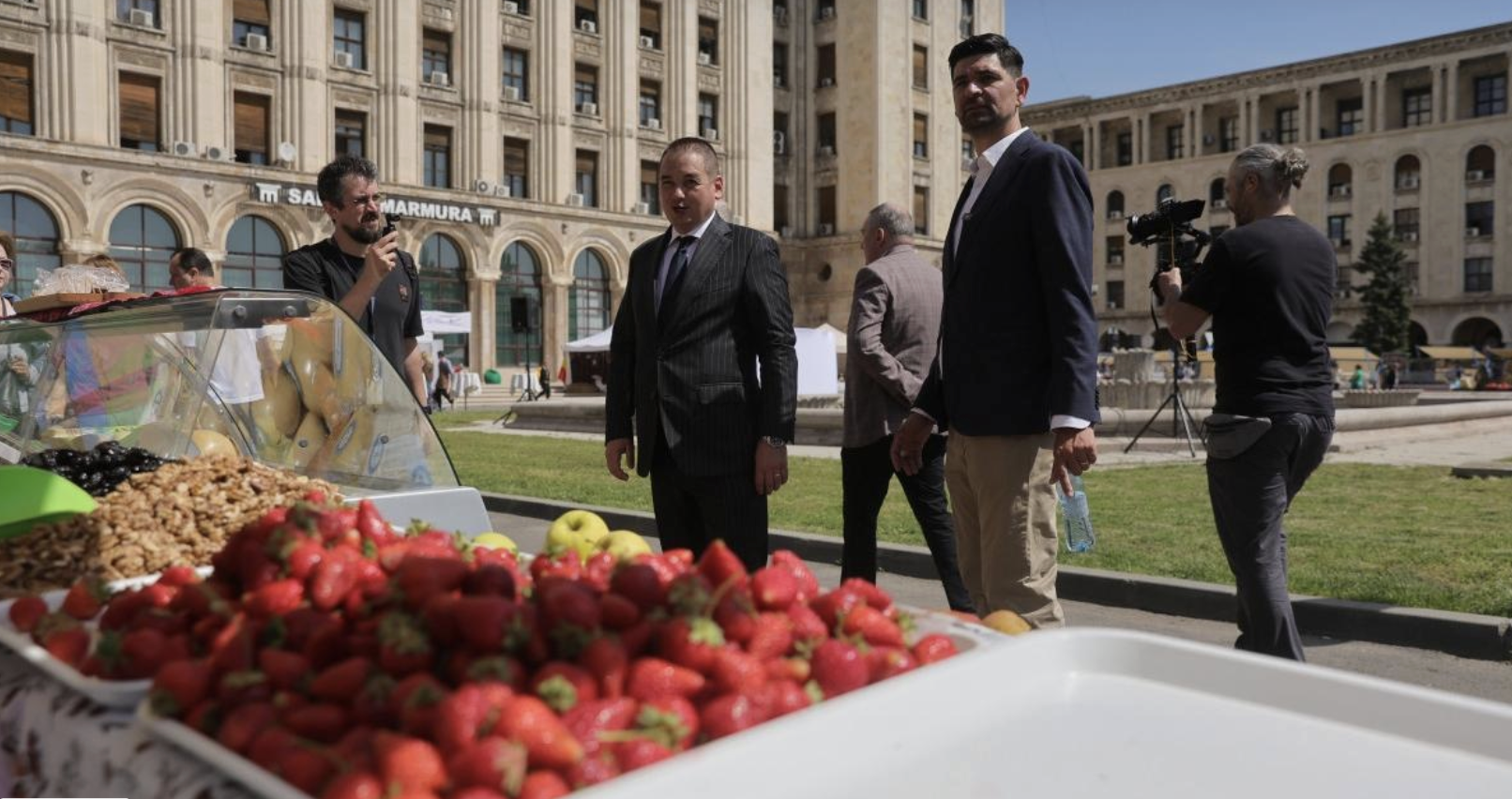Piața Volantă din Sectorul 1 atrage tot mai mulți bucureșteni. Produse locale direct de la producători