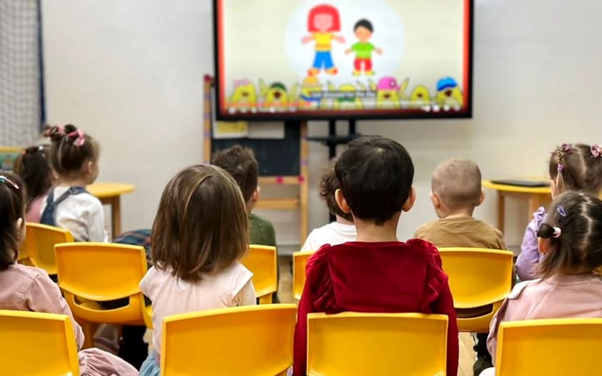 „Grădinița de Vacanță" și „Școala de Vară" revin în Sectorul 1 — vot pe 21 mai. Gratuit pentru majoritatea familiilor, 8:00–17:30, iulie și august