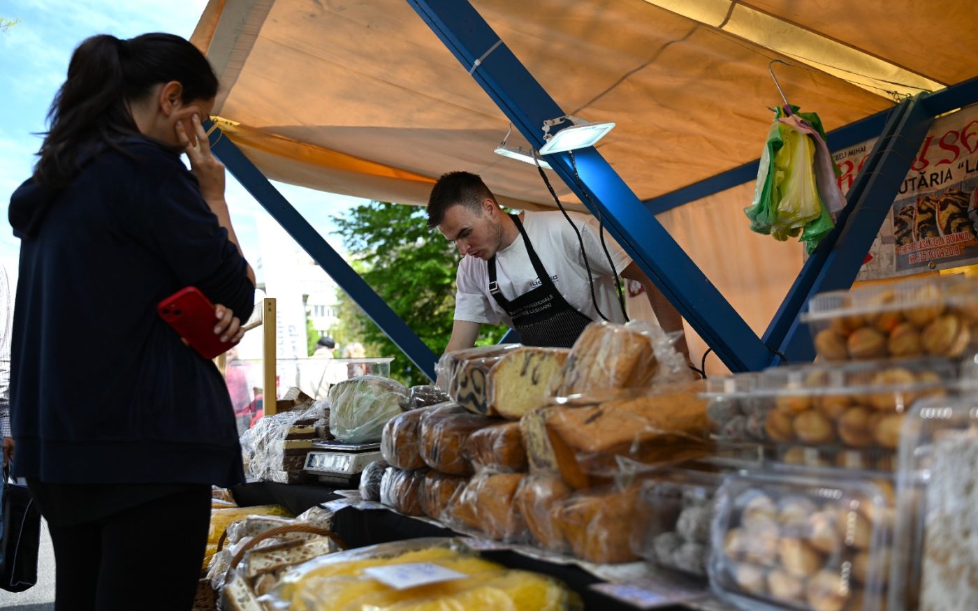 Piața volantă se mută pe Bulevardul Ion Mihalache. Producători locali, produse proaspete și activități pentru copii în acest weekend